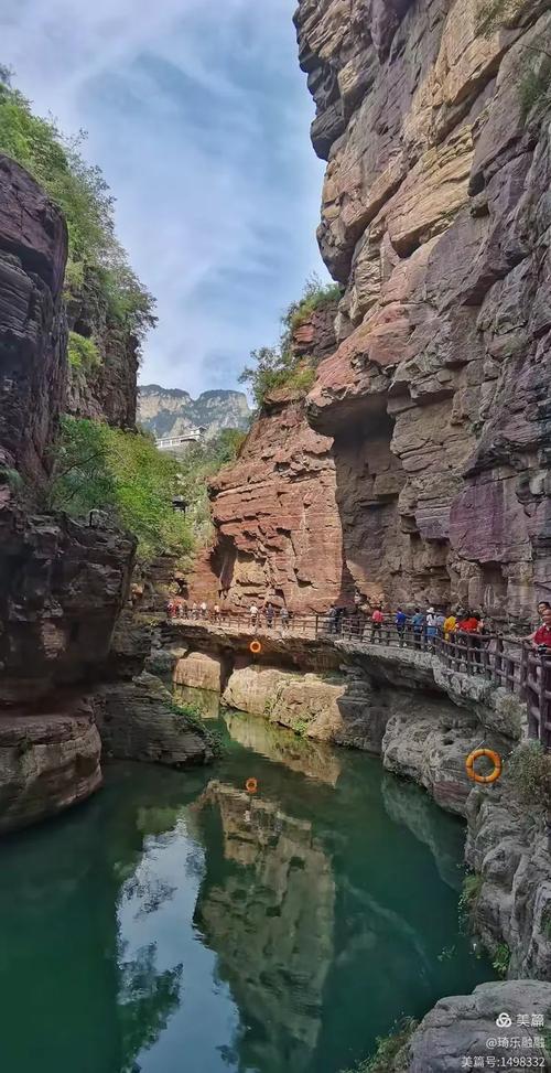 云台山小寨沟龙蛇谭寿桃石洗砚潭虎卧石点将台丫瀑前秀恩爱